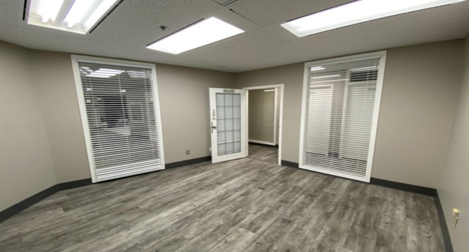 9804 100 Avenue, Grande Prairie, Alberta T8V 0T8, ,Commercial,For Lease,100,A1145202