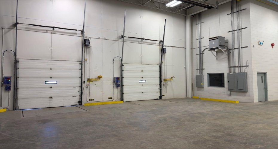 2730 39 Avenue, Calgary, Alberta T1Y 7H6, ,Commercial,For Lease,Hopewell Business Park - Building A,39,A2257030