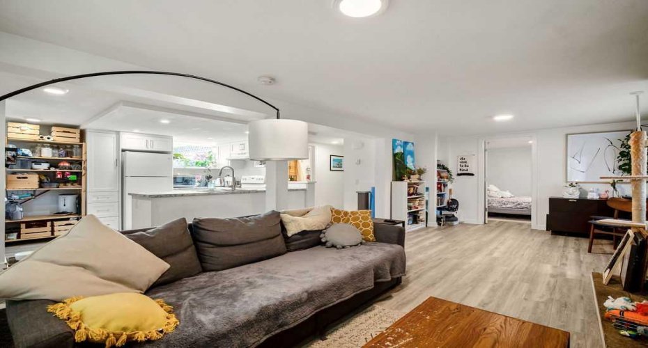 2629 Erlton Street, Calgary, Alberta T2S 2W2, 9 Bedrooms Bedrooms, ,5 BathroomsBathrooms,Residential,For Sale,Erlton,A2225081