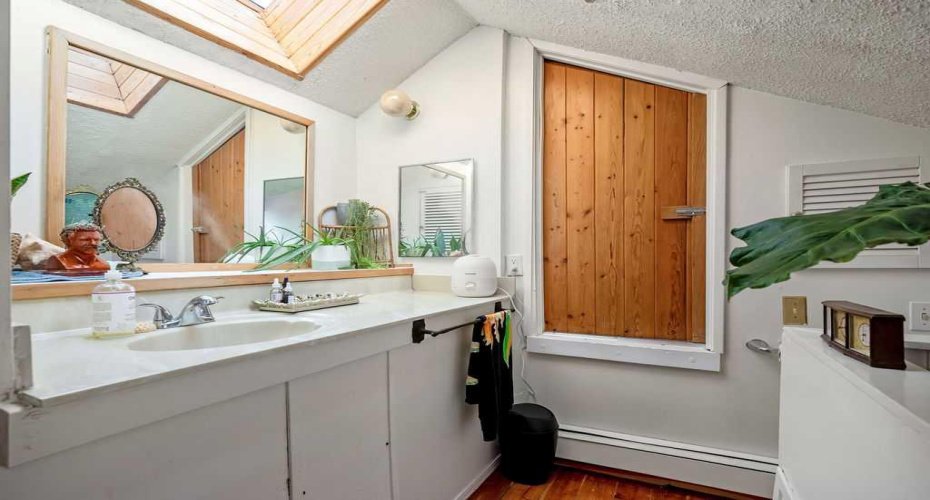 2629 Erlton Street, Calgary, Alberta T2S 2W2, 9 Bedrooms Bedrooms, ,5 BathroomsBathrooms,Residential,For Sale,Erlton,A2225081