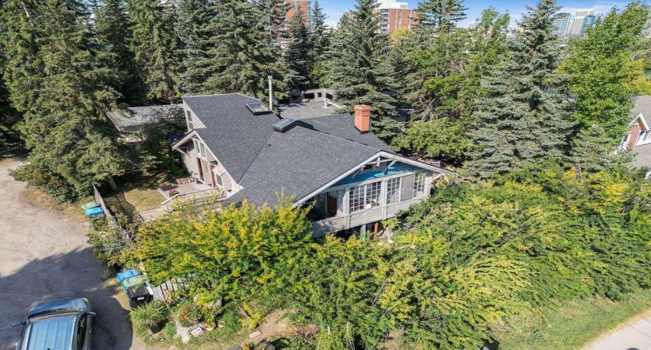 2629 Erlton Street, Calgary, Alberta T2S 2W2, 9 Bedrooms Bedrooms, ,5 BathroomsBathrooms,Residential,For Sale,Erlton,A2225081