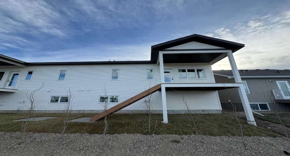 423 Meadowlark Way, Vulcan, Alberta T0L 2B0, 1 Bedroom Bedrooms, ,2 BathroomsBathrooms,Residential,For Sale,Meadowlark,A2253580