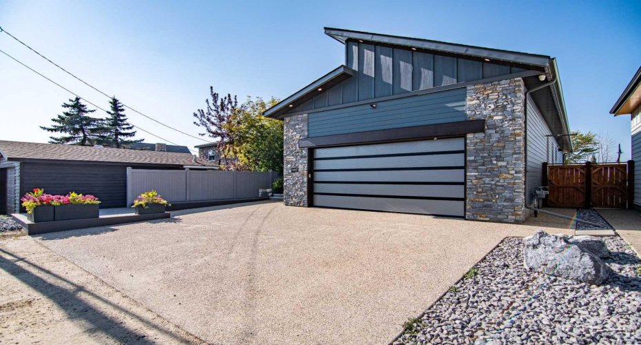 3417 Lakeshore Drive, Sylvan Lake, Alberta T4S 1B3, 4 Bedrooms Bedrooms, ,6 BathroomsBathrooms,Residential,For Sale,Lakeshore,A2257255