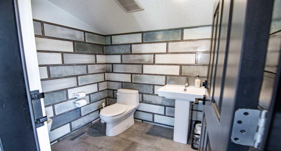 3417 Lakeshore Drive, Sylvan Lake, Alberta T4S 1B3, 4 Bedrooms Bedrooms, ,6 BathroomsBathrooms,Residential,For Sale,Lakeshore,A2257255