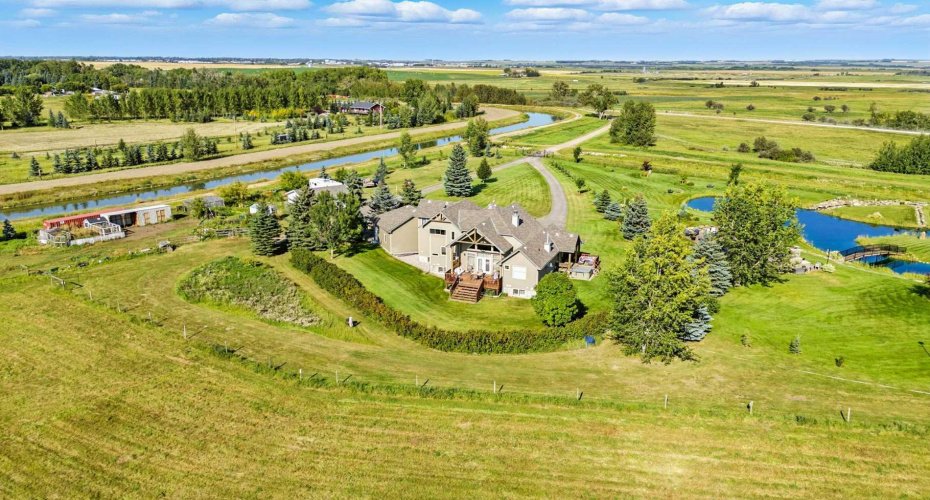 235038 Range Road 253, Rural Wheatland County, Alberta T1P 1J6, 6 Bedrooms Bedrooms, ,4 BathroomsBathrooms,Residential,For Sale,Range Road 253,A2254143