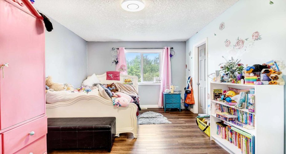 1101 Redlow Drive, Beaverlodge, Alberta T0H 0C0, 5 Bedrooms Bedrooms, ,3 BathroomsBathrooms,Residential,For Sale,Redlow,A2256361