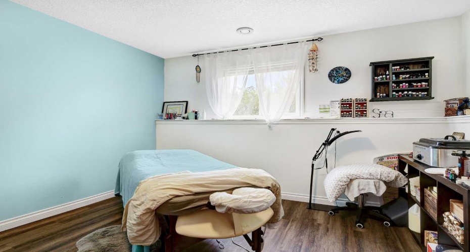 1101 Redlow Drive, Beaverlodge, Alberta T0H 0C0, 5 Bedrooms Bedrooms, ,3 BathroomsBathrooms,Residential,For Sale,Redlow,A2256361