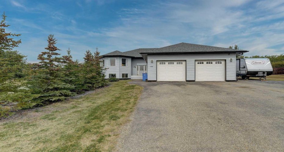 1101 Redlow Drive, Beaverlodge, Alberta T0H 0C0, 5 Bedrooms Bedrooms, ,3 BathroomsBathrooms,Residential,For Sale,Redlow,A2256361