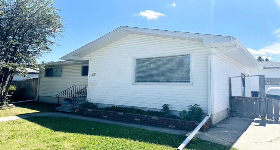 25 Rossdale Road, Calgary, Alberta T3C2P1, 3 Bedrooms Bedrooms, ,1 BathroomBathrooms,Residential,For Sale,Rossdale,A2257395