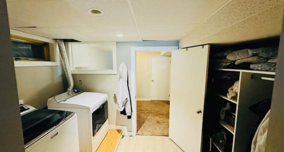 25 Rossdale Road, Calgary, Alberta T3C2P1, 3 Bedrooms Bedrooms, ,1 BathroomBathrooms,Residential,For Sale,Rossdale,A2257395