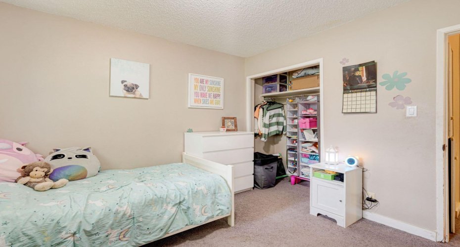 1153 East Lakeview Road, Chestermere, Alberta T1X 1B1, 5 Bedrooms Bedrooms, ,3 BathroomsBathrooms,Residential,For Sale,East Lakeview,A2257428