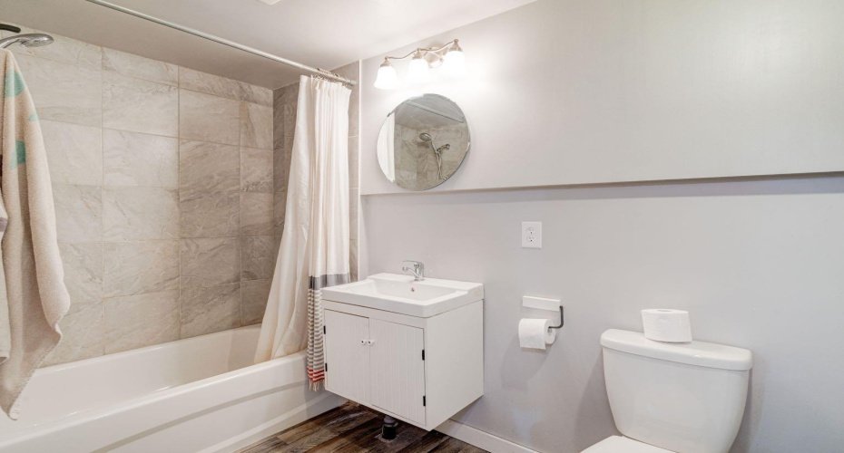 1153 East Lakeview Road, Chestermere, Alberta T1X 1B1, 5 Bedrooms Bedrooms, ,3 BathroomsBathrooms,Residential,For Sale,East Lakeview,A2257428