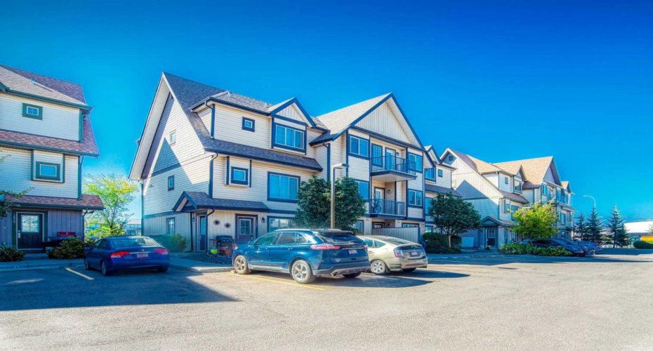 121 Copperpond Common, Calgary, Alberta T2Z 5B6, 2 Bedrooms Bedrooms, ,3 BathroomsBathrooms,Residential,For Sale,Copperpond,A2258277