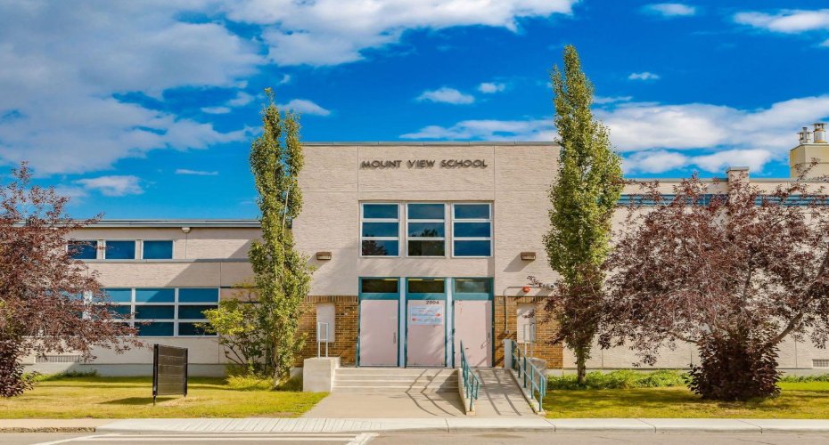 507 26 Avenue, Calgary, Alberta T2E 1Z6, 4 Bedrooms Bedrooms, ,4 BathroomsBathrooms,Residential,For Sale,26,A2257832