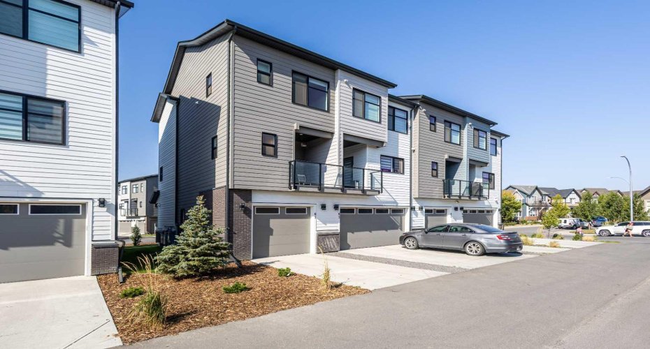 903 Mahogany Boulevard, Calgary, Alberta T3M 3W9, 2 Bedrooms Bedrooms, ,3 BathroomsBathrooms,Residential,For Sale,Mahogany,A2258974