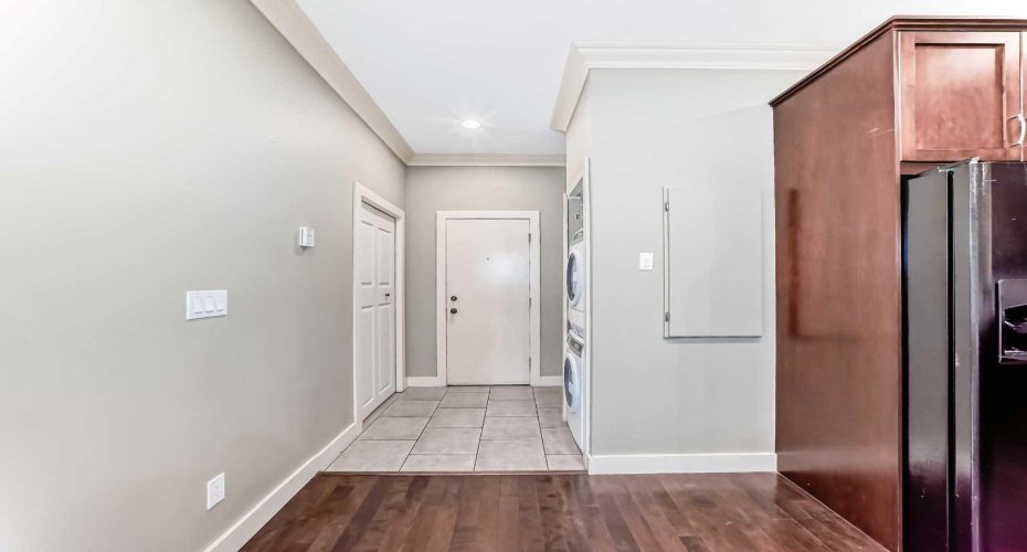 323 13 Avenue, Calgary, Alberta T2R 0K3, 1 Bedroom Bedrooms, ,1 BathroomBathrooms,Residential,For Sale,13,A2248841