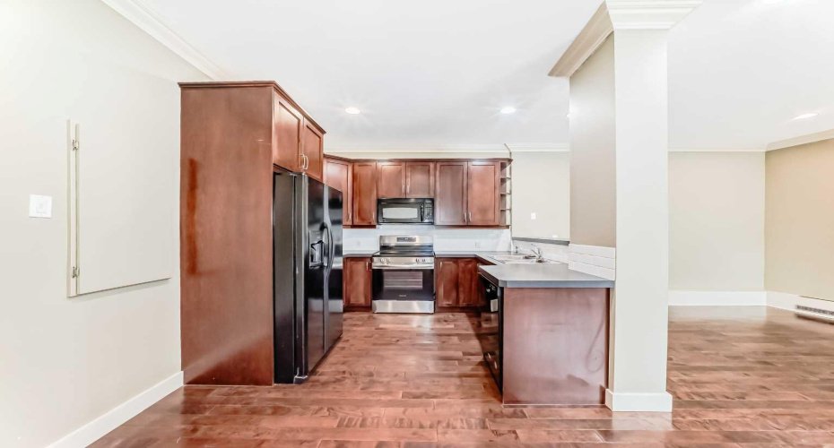 323 13 Avenue, Calgary, Alberta T2R 0K3, 1 Bedroom Bedrooms, ,1 BathroomBathrooms,Residential,For Sale,13,A2248841