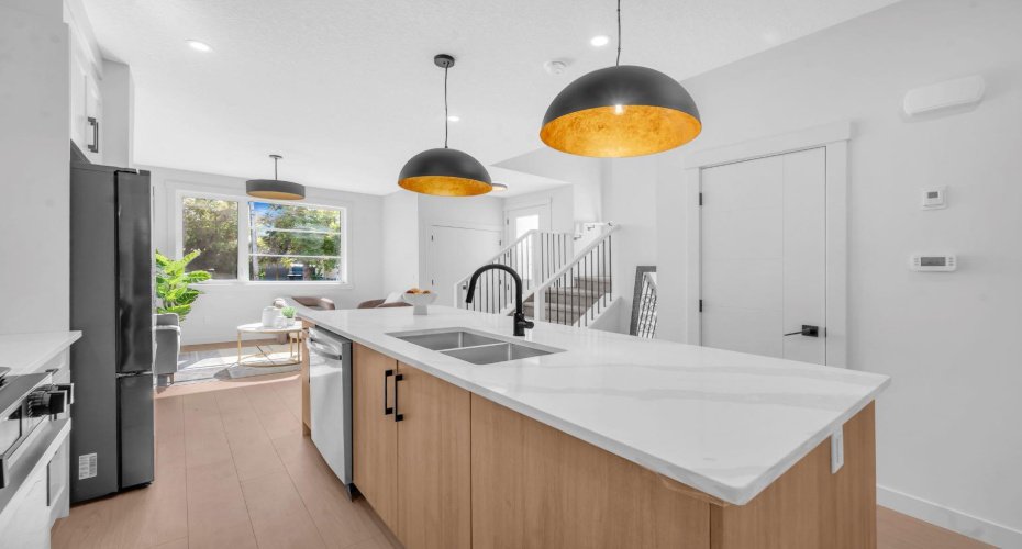 1848 24 Avenue, Calgary, Alberta T2M3T6, 4 Bedrooms Bedrooms, ,4 BathroomsBathrooms,Residential,For Sale,24,A2259247