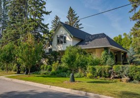 602 Macleod Trail, High River, Alberta T1V 1B5, 3 Bedrooms Bedrooms, ,5 BathroomsBathrooms,Residential,For Sale,Macleod,A2260138