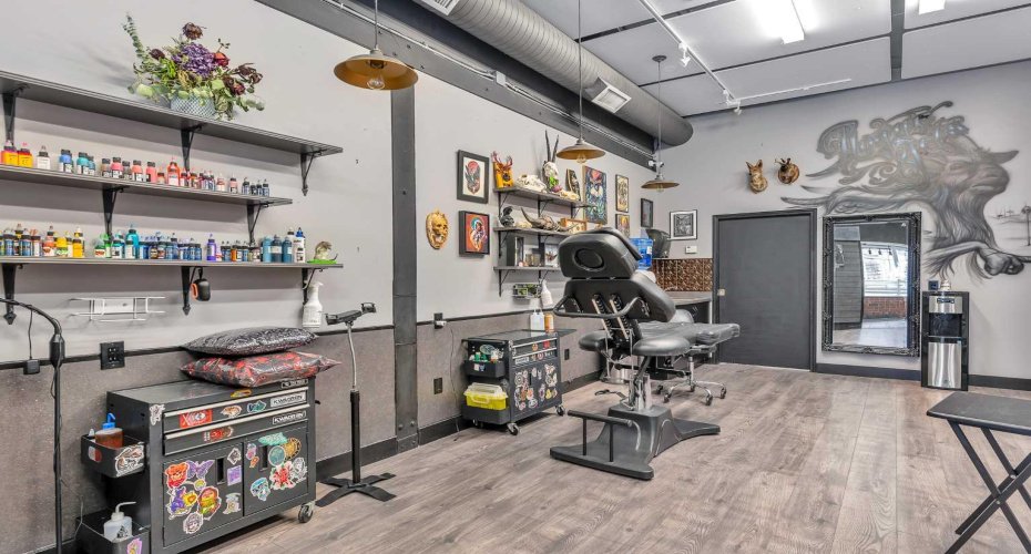 1420 9 Avenue, Calgary, Alberta T2G 0T5, ,Commercial,For Sale,9,A2260417