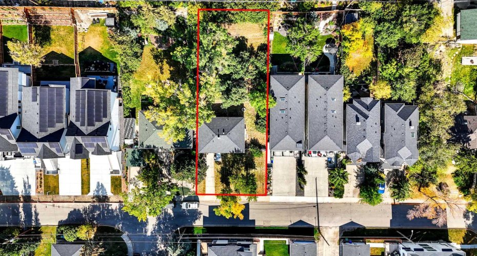 3652 8 Avenue, Calgary, Alberta T2N1E1, 2 Bedrooms Bedrooms, ,1 BathroomBathrooms,Residential,For Sale,8,A2260849