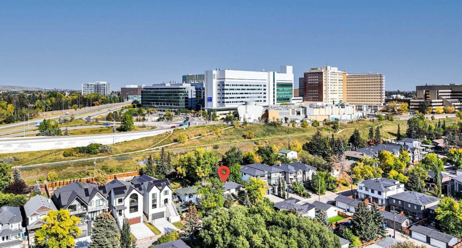 3652 8 Avenue, Calgary, Alberta T2N1E1, 2 Bedrooms Bedrooms, ,1 BathroomBathrooms,Residential,For Sale,8,A2260849