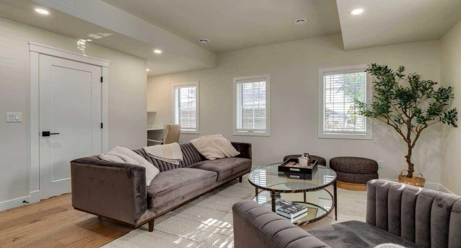 6240 18A Street, Calgary, Alberta T2C 0B9, ,Commercial,For Sale,18A,A2261107