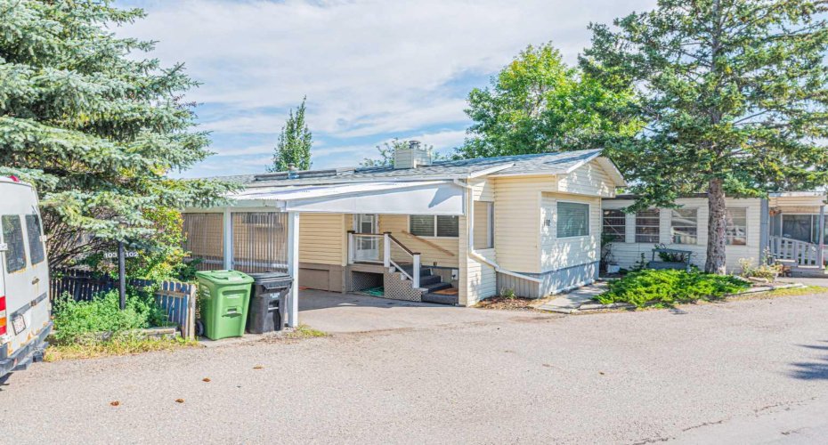 3223 83 Street, Calgary, Alberta T3B 5N1, 1 Bedroom Bedrooms, ,1 BathroomBathrooms,Mobile,For Sale,83,A2255734