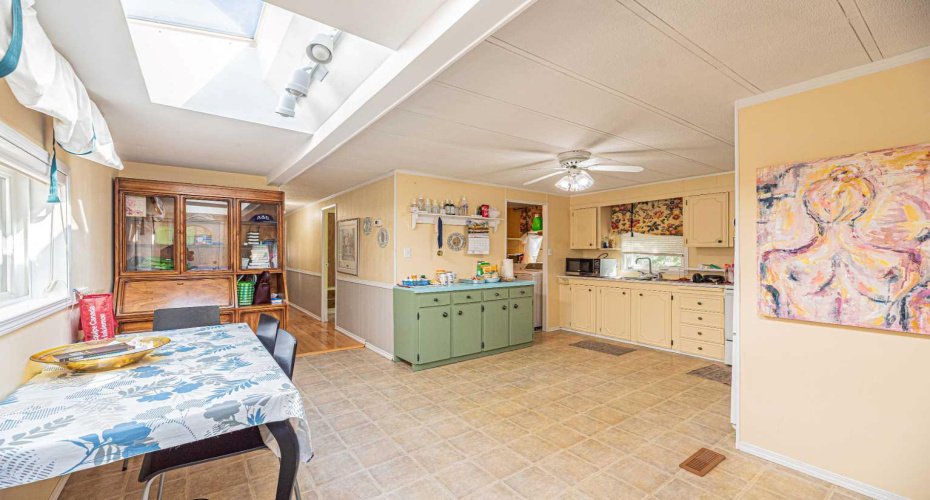 3223 83 Street, Calgary, Alberta T3B 5N1, 1 Bedroom Bedrooms, ,1 BathroomBathrooms,Mobile,For Sale,83,A2255734