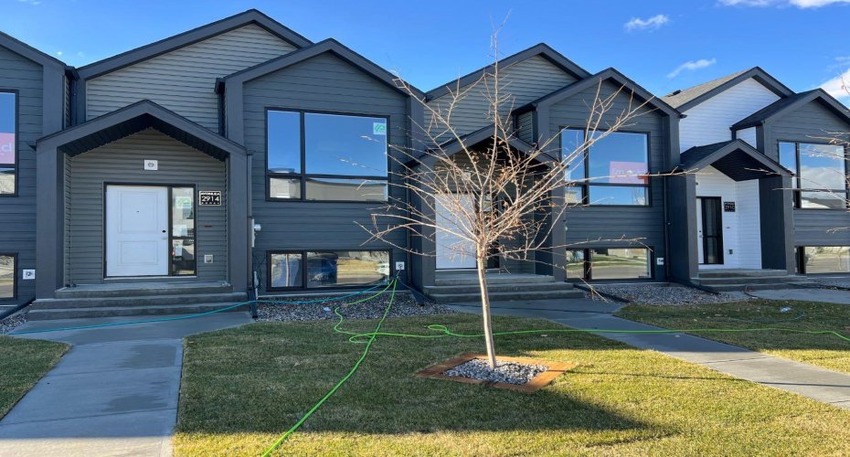 3024 47 Street, Lethbridge, Alberta T1K8L5, 3 Bedrooms Bedrooms, ,2 BathroomsBathrooms,Residential,For Sale,47,A2250247
