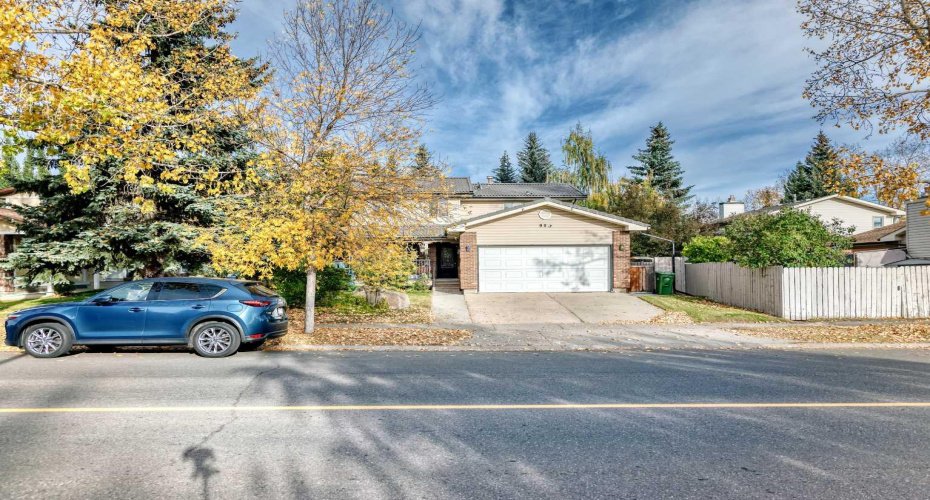 983 Woodbine Boulevard, Calgary, Alberta T2W 4A7, 4 Bedrooms Bedrooms, ,3 BathroomsBathrooms,Residential,For Sale,Woodbine,A2255928