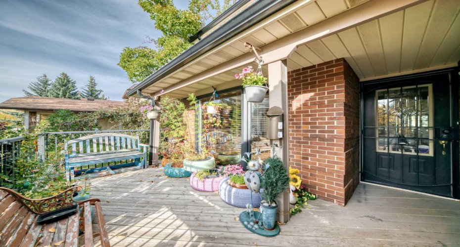 983 Woodbine Boulevard, Calgary, Alberta T2W 4A7, 4 Bedrooms Bedrooms, ,3 BathroomsBathrooms,Residential,For Sale,Woodbine,A2255928