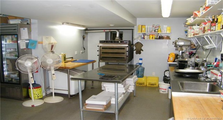 4706 43 Avenue, Forestburg, Alberta T0B 1N0, ,Commercial,For Sale,43,CA0177964