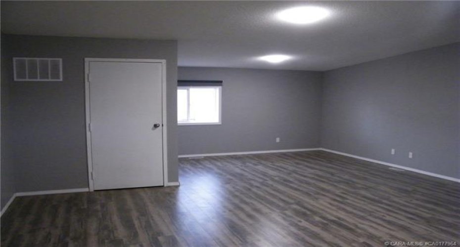 4706 43 Avenue, Forestburg, Alberta T0B 1N0, ,Commercial,For Sale,43,CA0177964