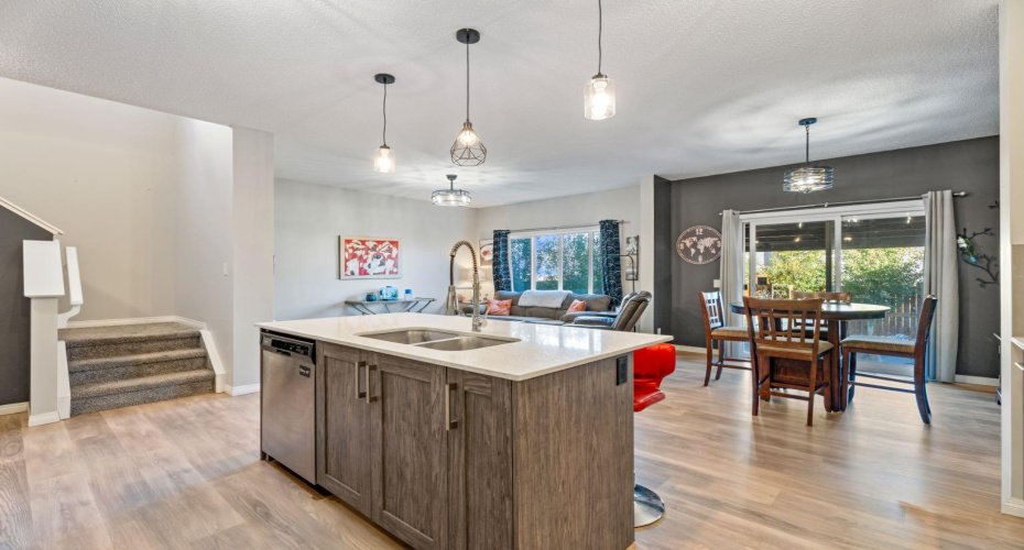 178 Buckskin Way, Cochrane, Alberta T4C2R7, 4 Bedrooms Bedrooms, ,4 BathroomsBathrooms,Residential,For Sale,Buckskin,A2261663