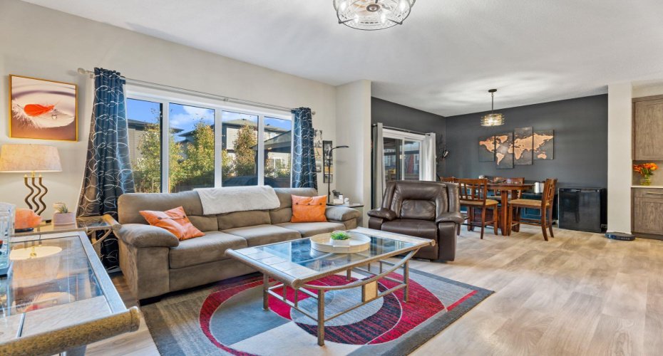 178 Buckskin Way, Cochrane, Alberta T4C2R7, 4 Bedrooms Bedrooms, ,4 BathroomsBathrooms,Residential,For Sale,Buckskin,A2261663