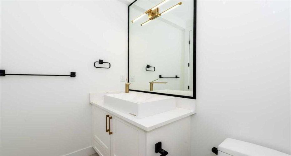 105 Hartford Road, Calgary, Alberta T2K2A7, 4 Bedrooms Bedrooms, ,4 BathroomsBathrooms,Residential,For Sale,Hartford,A2261195