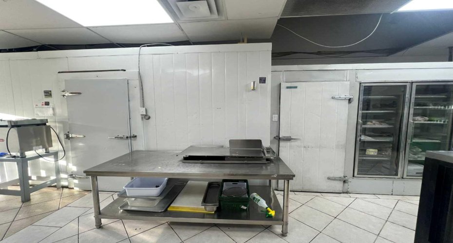 5075 Falconbridge Boulevard, Calgary, Alberta T3J 3K9, ,Commercial,For Lease,Falconbridge,A2262196