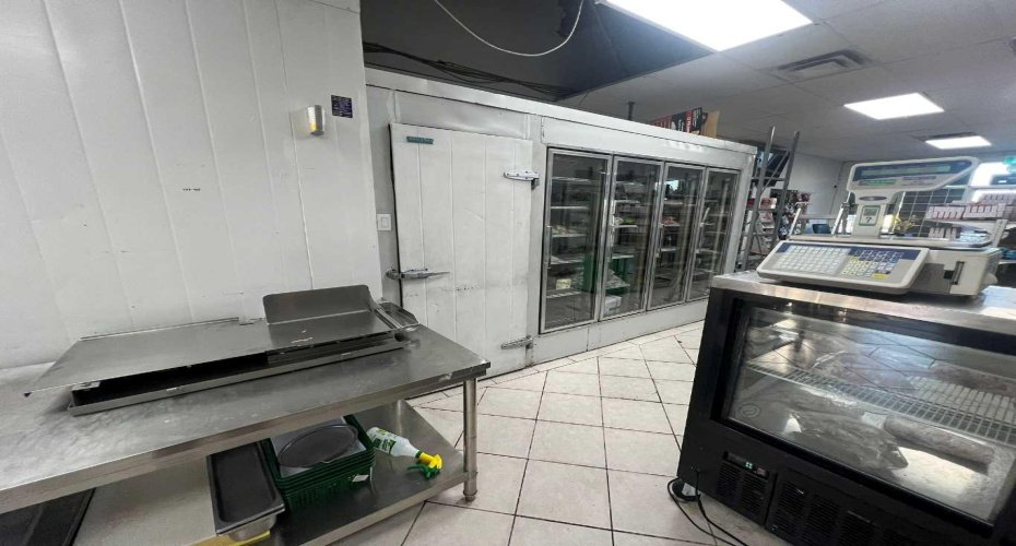 5075 Falconbridge Boulevard, Calgary, Alberta T3J 3K9, ,Commercial,For Lease,Falconbridge,A2262196