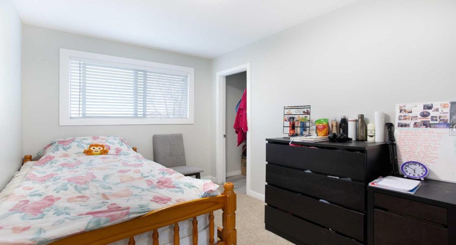 119 Maranda Close, Calgary, Alberta T2A 3E7, 2 Bedrooms Bedrooms, ,2 BathroomsBathrooms,Residential,For Sale,Maranda,A2261781