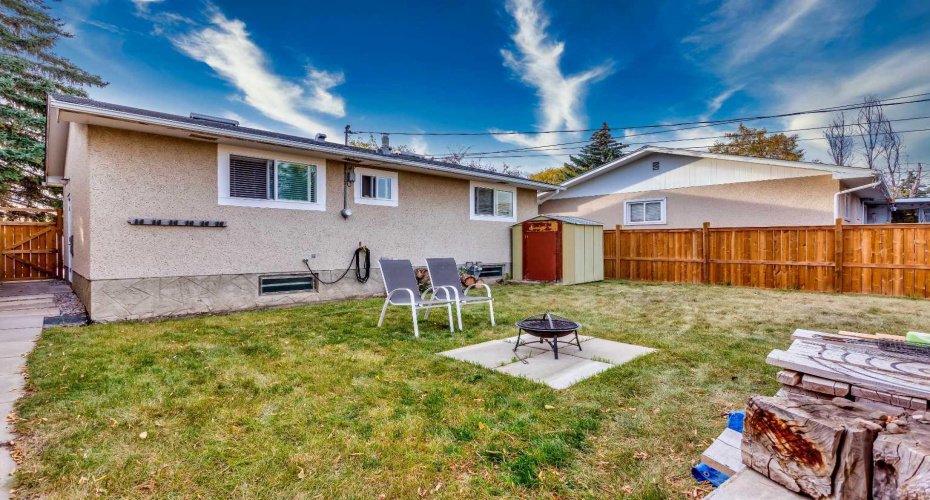 119 Maranda Close, Calgary, Alberta T2A 3E7, 2 Bedrooms Bedrooms, ,2 BathroomsBathrooms,Residential,For Sale,Maranda,A2261781