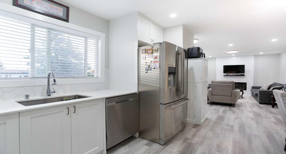 119 Maranda Close, Calgary, Alberta T2A 3E7, 2 Bedrooms Bedrooms, ,2 BathroomsBathrooms,Residential,For Sale,Maranda,A2261781