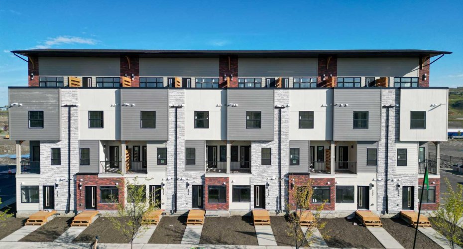 156 Park Street, Cochrane, Alberta T4C 2B8, 3 Bedrooms Bedrooms, ,2 BathroomsBathrooms,Residential,For Sale,Park,A2262631