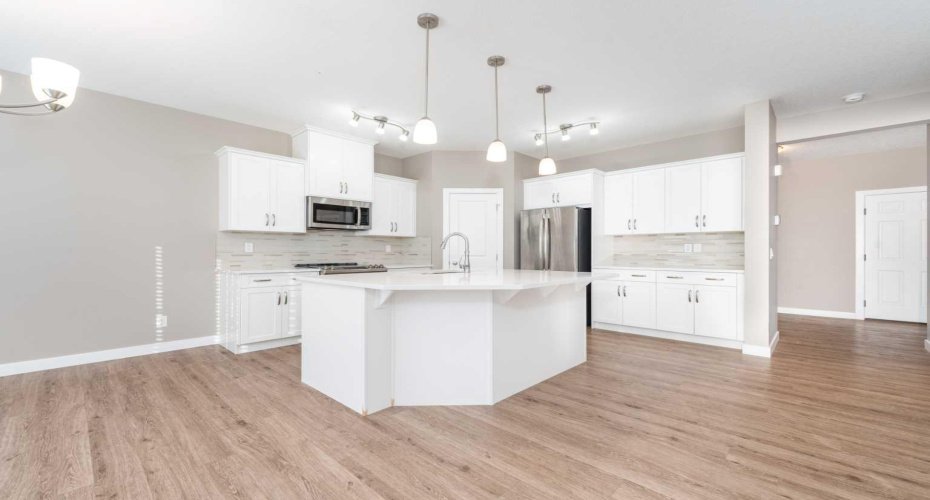 243 Kinniburgh Road, Chestermere, Alberta T1X0Y7, 3 Bedrooms Bedrooms, ,3 BathroomsBathrooms,Residential,For Sale,Kinniburgh,A2262693