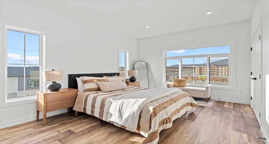 156 Park Street, Cochrane, Alberta T4C 2B8, 3 Bedrooms Bedrooms, ,2 BathroomsBathrooms,Residential,For Sale,Park,A2262705