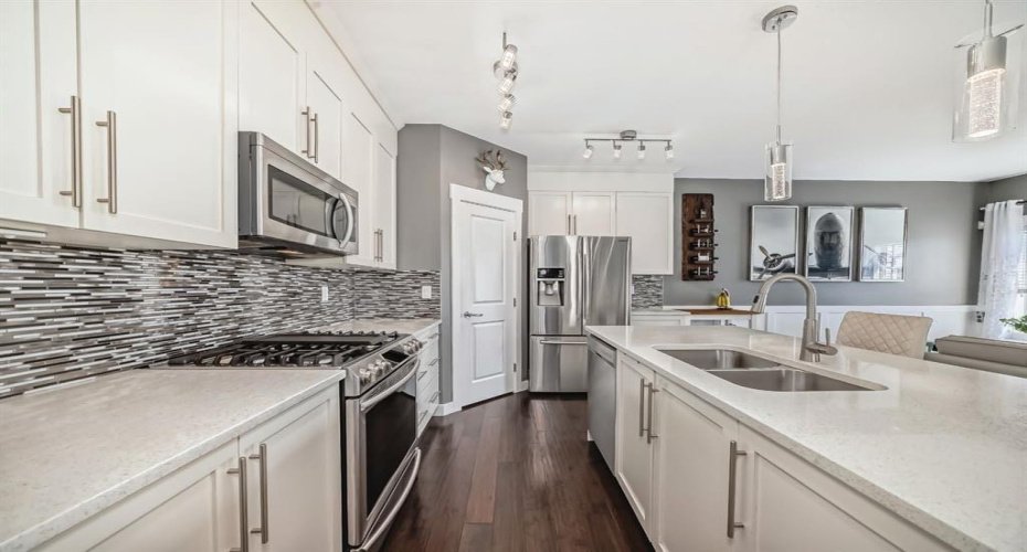 288 Rainbow Falls Green, Chestermere, Alberta T1X 0S4, 4 Bedrooms Bedrooms, ,4 BathroomsBathrooms,Residential,For Sale,Rainbow Falls,A2262855