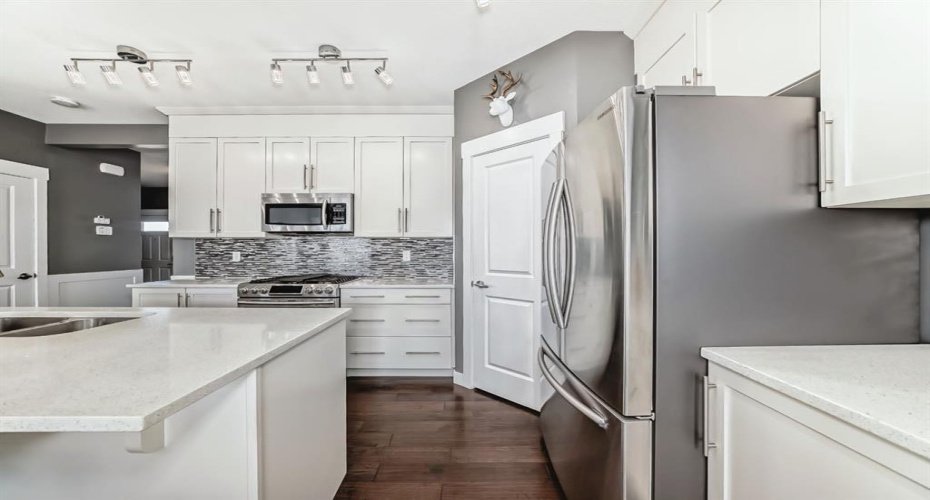 288 Rainbow Falls Green, Chestermere, Alberta T1X 0S4, 4 Bedrooms Bedrooms, ,4 BathroomsBathrooms,Residential,For Sale,Rainbow Falls,A2262855