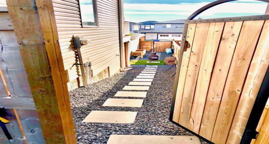 288 Rainbow Falls Green, Chestermere, Alberta T1X 0S4, 4 Bedrooms Bedrooms, ,4 BathroomsBathrooms,Residential,For Sale,Rainbow Falls,A2262855