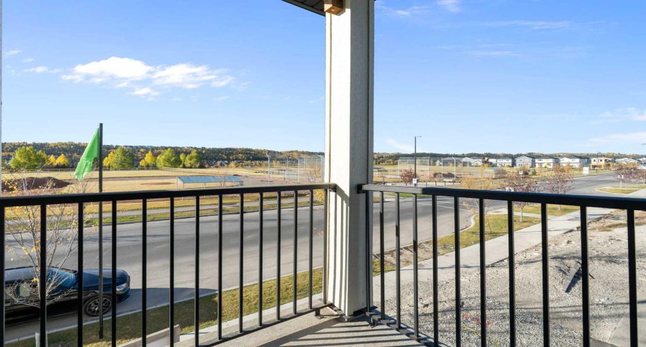 156 Park Street, Cochrane, Alberta T4C2B8, 2 Bedrooms Bedrooms, ,2 BathroomsBathrooms,Residential,For Sale,Park,A2263817