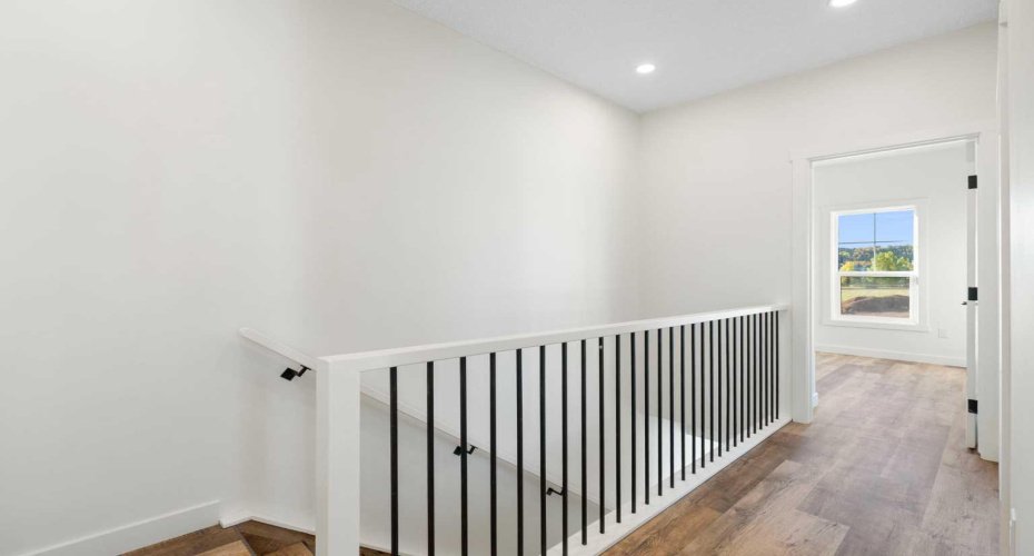 156 Park Street, Cochrane, Alberta T4C2B8, 2 Bedrooms Bedrooms, ,2 BathroomsBathrooms,Residential,For Sale,Park,A2263817